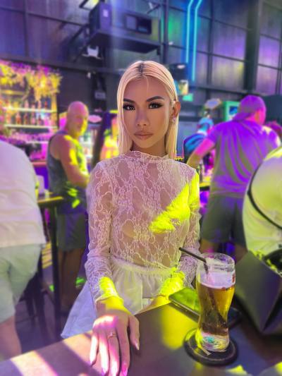 Nanny 19 years Bangkok Thailand
