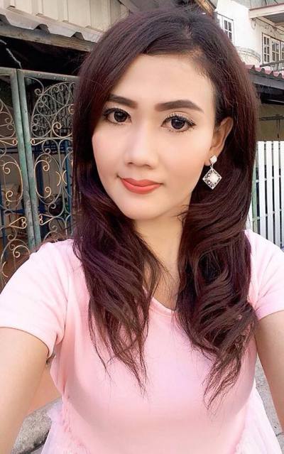 Sunisa 37 Jahre อ้อมน้อย Thailand