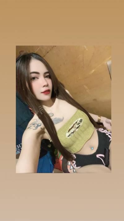 Earn 24 ปี Bangkok ไทย