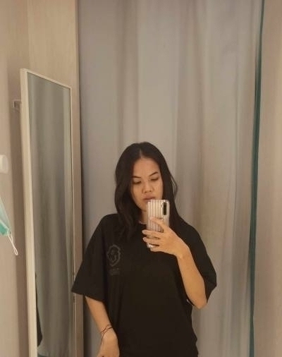 Suda 24 ans Korat  Thaïlande