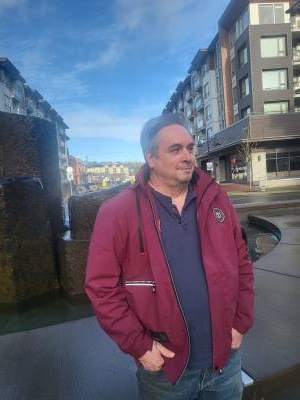 Louis 67 ans Victoria  Canada