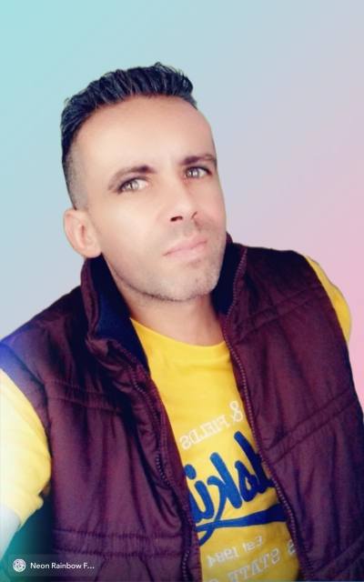 Julien 40 ปี Cambrai  France