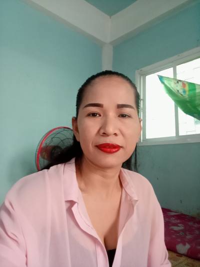 Mona 41 ans สระใคร Thaïlande