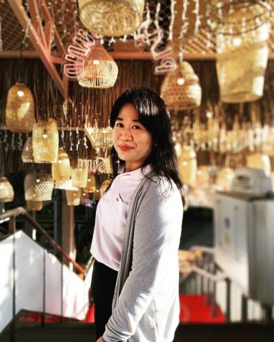 Namfon. thaitae 26 Jahre วังน้ำเย็น Thailand