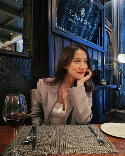 Evelyn 34 ans Phuket  Thaïlande