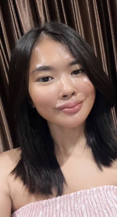 Rungarun 24 years Eating  Thailand