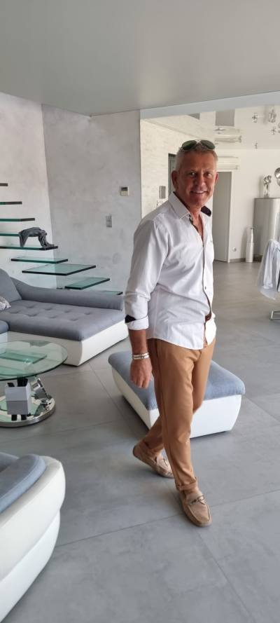Franck 60 ปี Frejus France