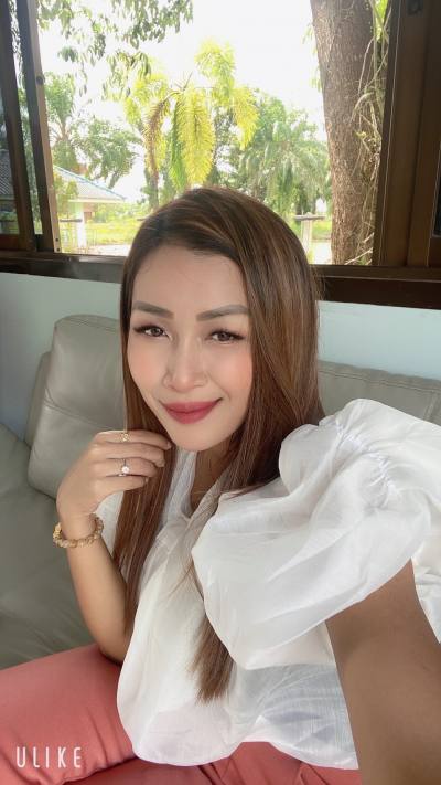 Preaw 36 ans Muang  Thaïlande