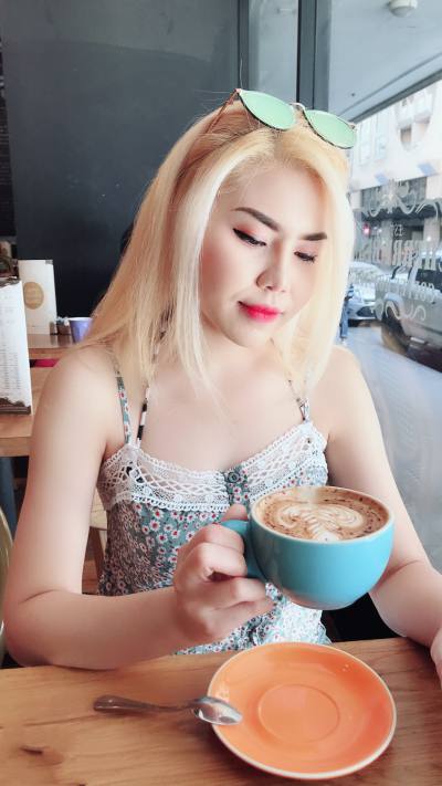 Angie 35 years Sydney  Australia