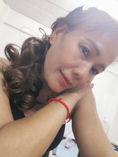 Tanaporn 53 ans Suphan  Thaïlande