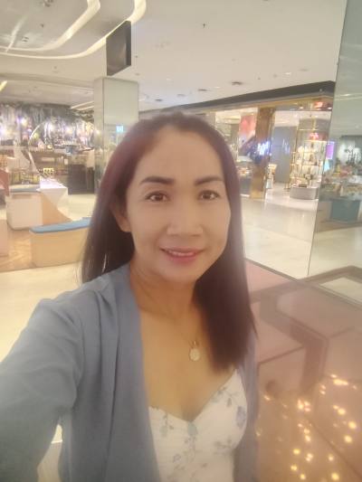 Anthika 45 ans Surin Thaïlande