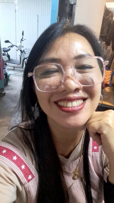 Natcha 47 ans Changrai  Thaïlande