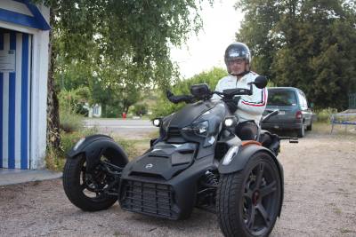 Xavier 64 ปี Moulins France