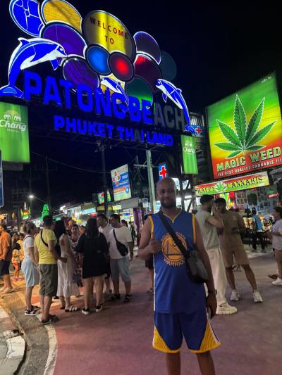 Reda 38 ปี Patong Beach ไทย