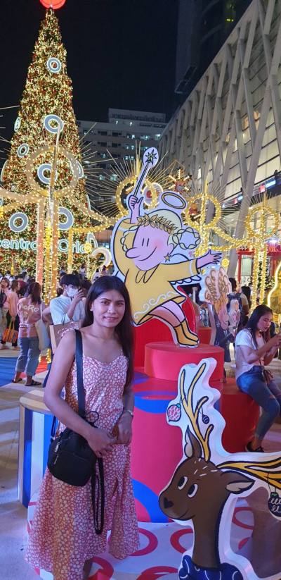 Suparat 33 ans Onnut Thaïlande