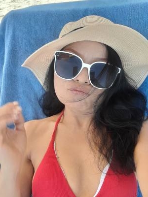 Zinnia 47 years รัตนบุรี Thailand