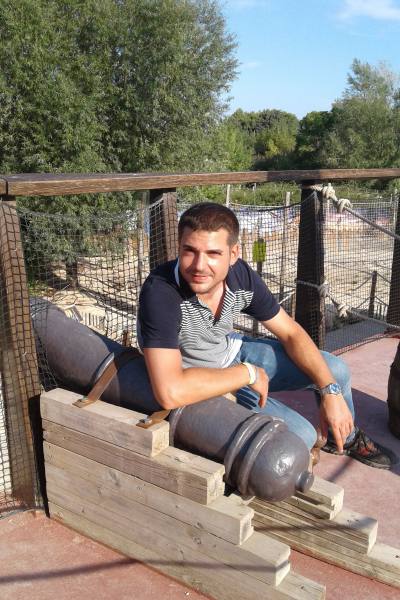 Alexander 44 years Biganos France