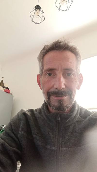 Alex 47 ans Alata France