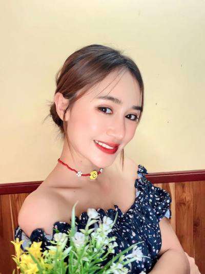 Praewa 33 years ชลบุรี Thailand