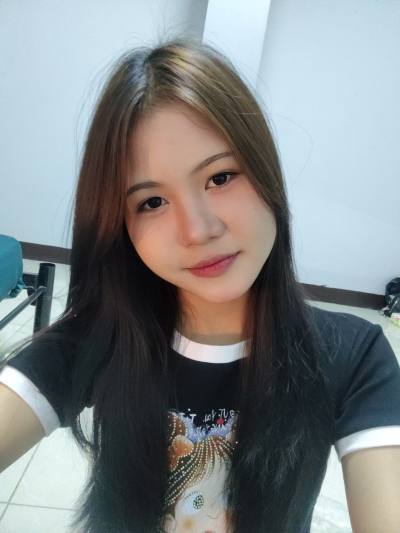 Aoey 28 ans Chonburi Thaïlande