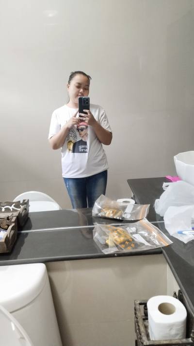 Kanita 28 ans วังสามหมอ Thaïlande