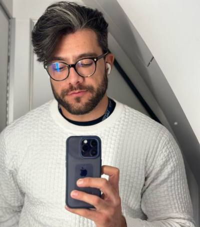 Adonis 40 ปี Begard France