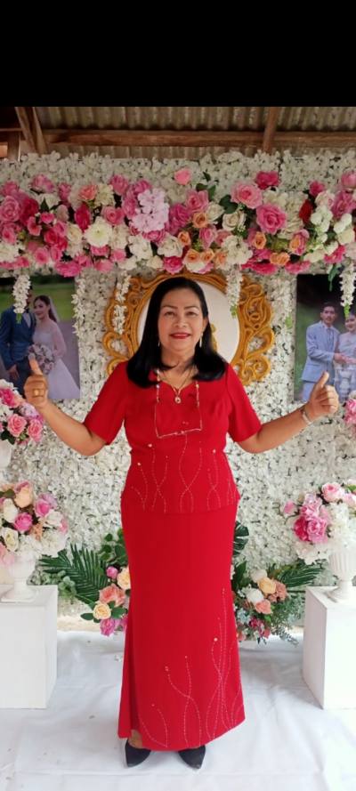 Jintana 63 ans Phanomphrai Thaïlande