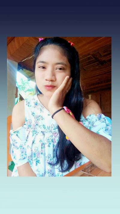 Wiyada 22 ans Bangkok Thaïlande