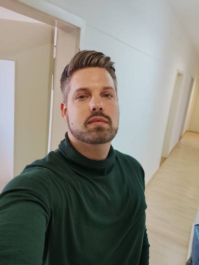 Adrian 34 ปี Freiburg Germany
