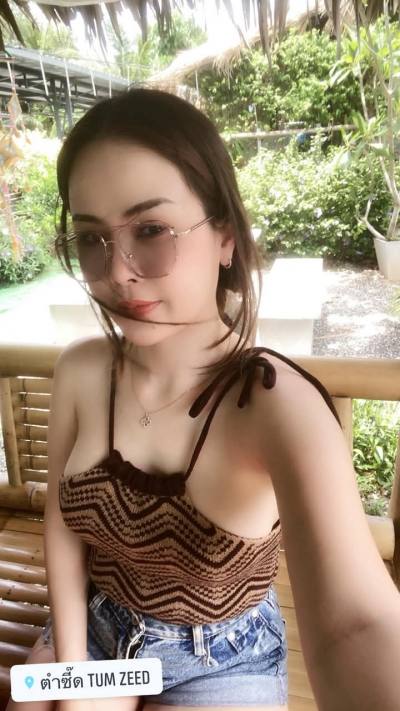 Amara 32 Jahre Bangkok Thailand