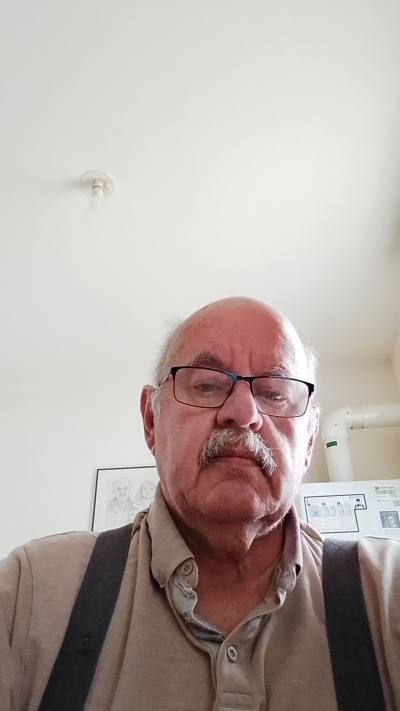 Gerard 64 ปี Hennebont France