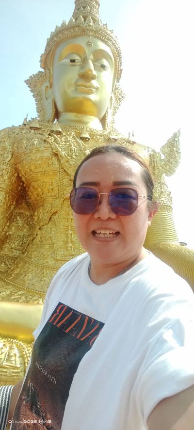 Chalinun 44 ans Bangkok Thaïlande