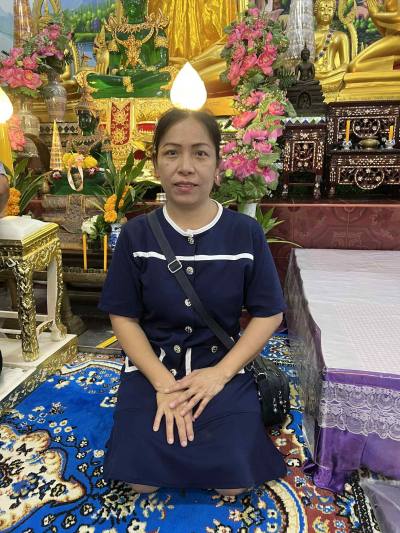 Somsri 49 Jahre Salaphom Thailand