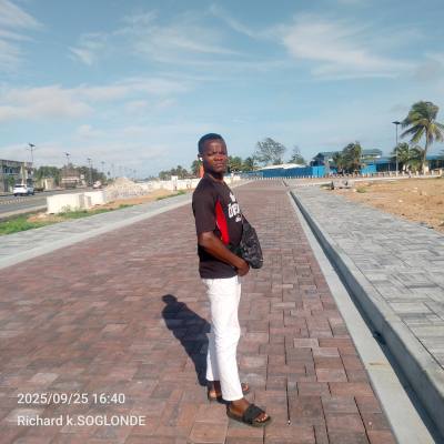 Komi 24 ปี Littoral  Benin