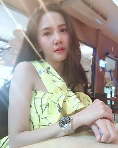 Meena 33 years Bangkok Thailand