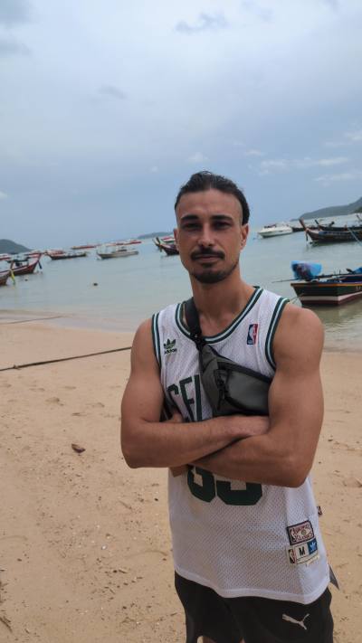 Bruno 33 ปี Kamala ไทย