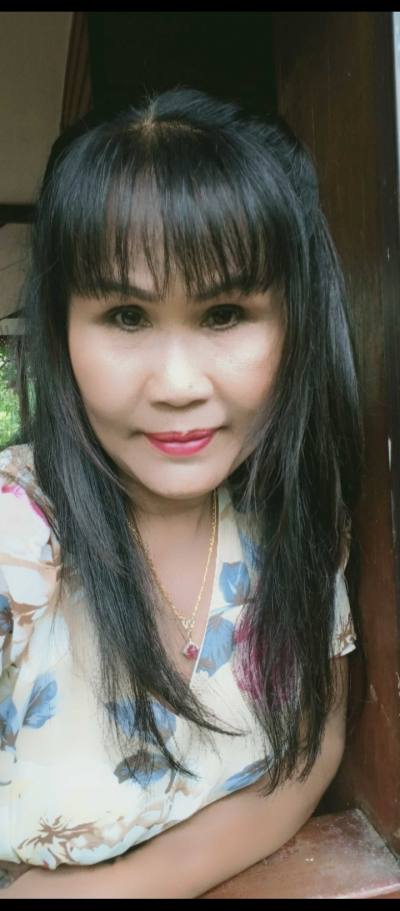 Thongphan yenjabok 57 ans Nakhon Ratchasima Thaïlande