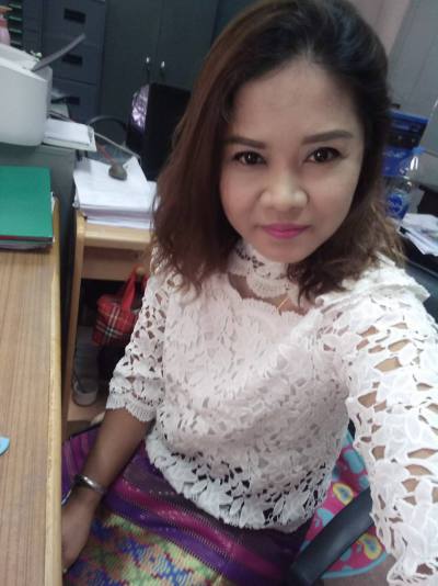 Manatchaya 49 ans Surat Thani Thaïlande