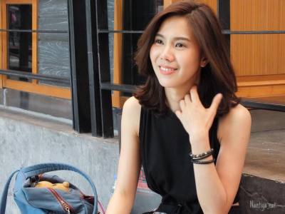 Anong 33 ปี Kanchanaburi ไทย