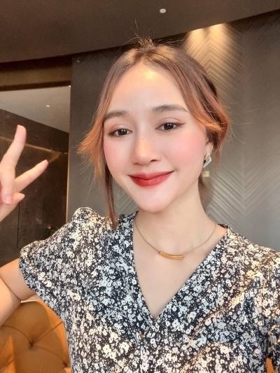 GINA 34 Jahre Bangkok Thailand