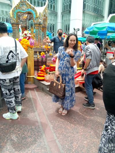 Chatjira 54 Jahre Bangkok  Thailand