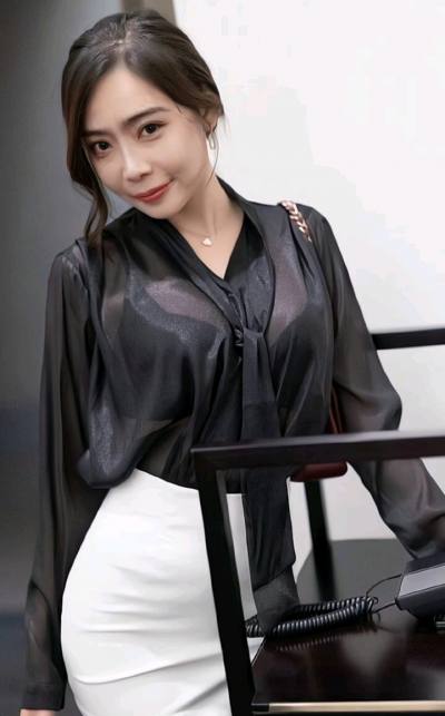 Yui 31 years ไทย Thailand