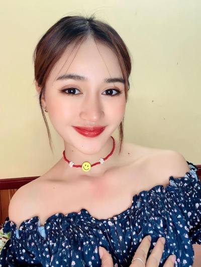 Praewa 33 years ชลบุรี Thailand