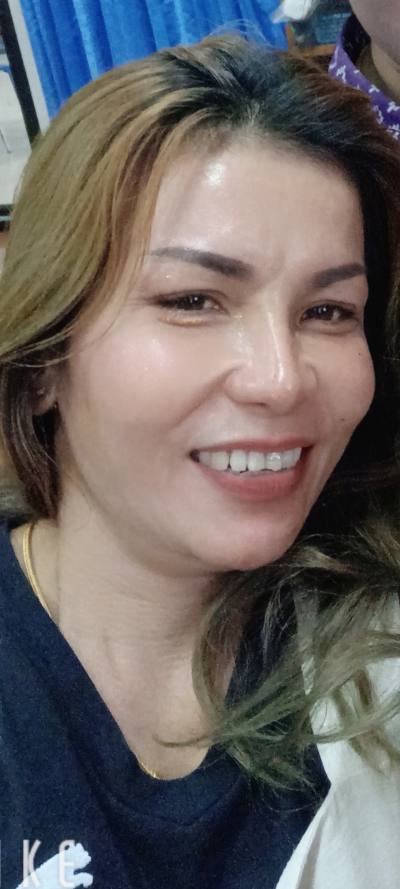 Helen Site de rencontre femme thai Thaïlande rencontres célibataires 31 ans