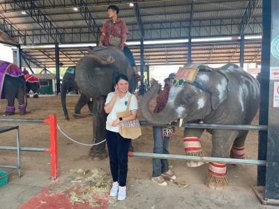 Kwan 36 Jahre Center Thailand