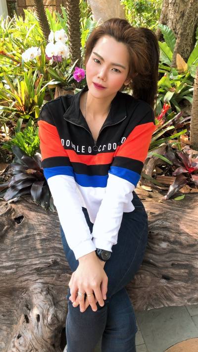 Baifern 30 ans Muang  Thaïlande