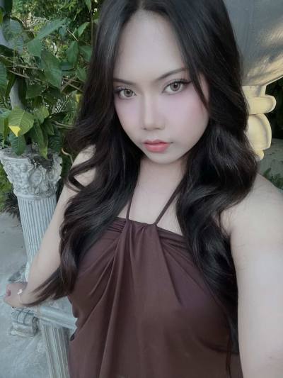 Chompoo 18 ans Salphum Thaïlande