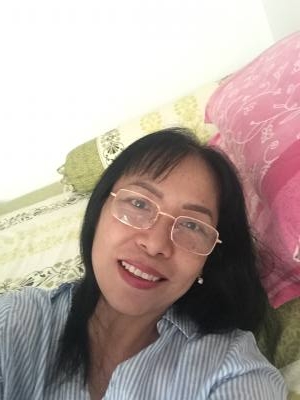 Somsri 49 years Salaphom Thailand