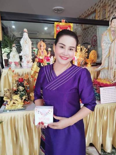 Nanhoom 56 ans Muang Thaïlande