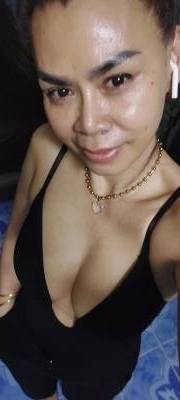 Noy 51 ans Korat Thaïlande